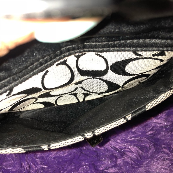 CUTE COACH PURSE FOR SALE!!! - Picture 5 of 7